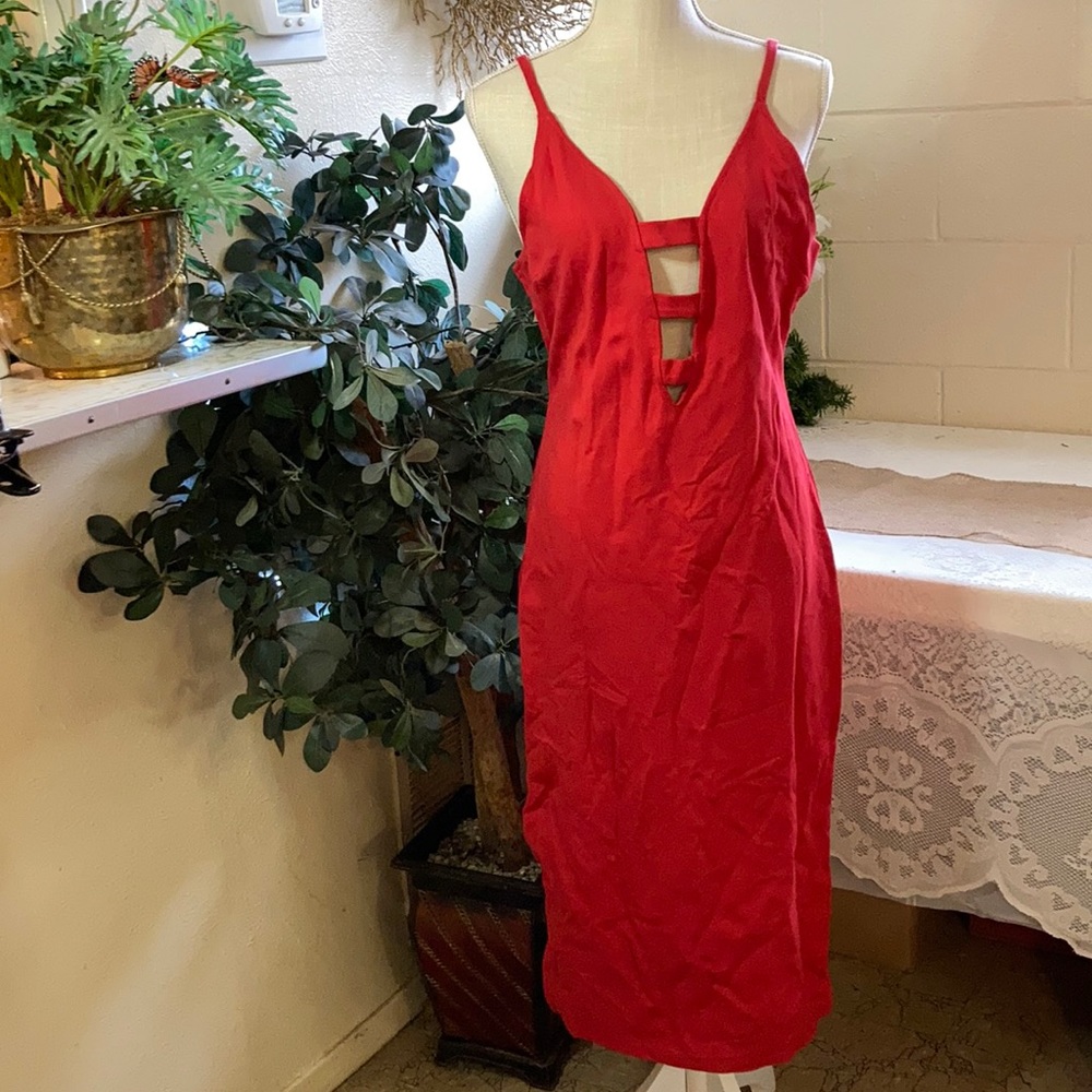 GB Red Dress - Picture 8 of 8
